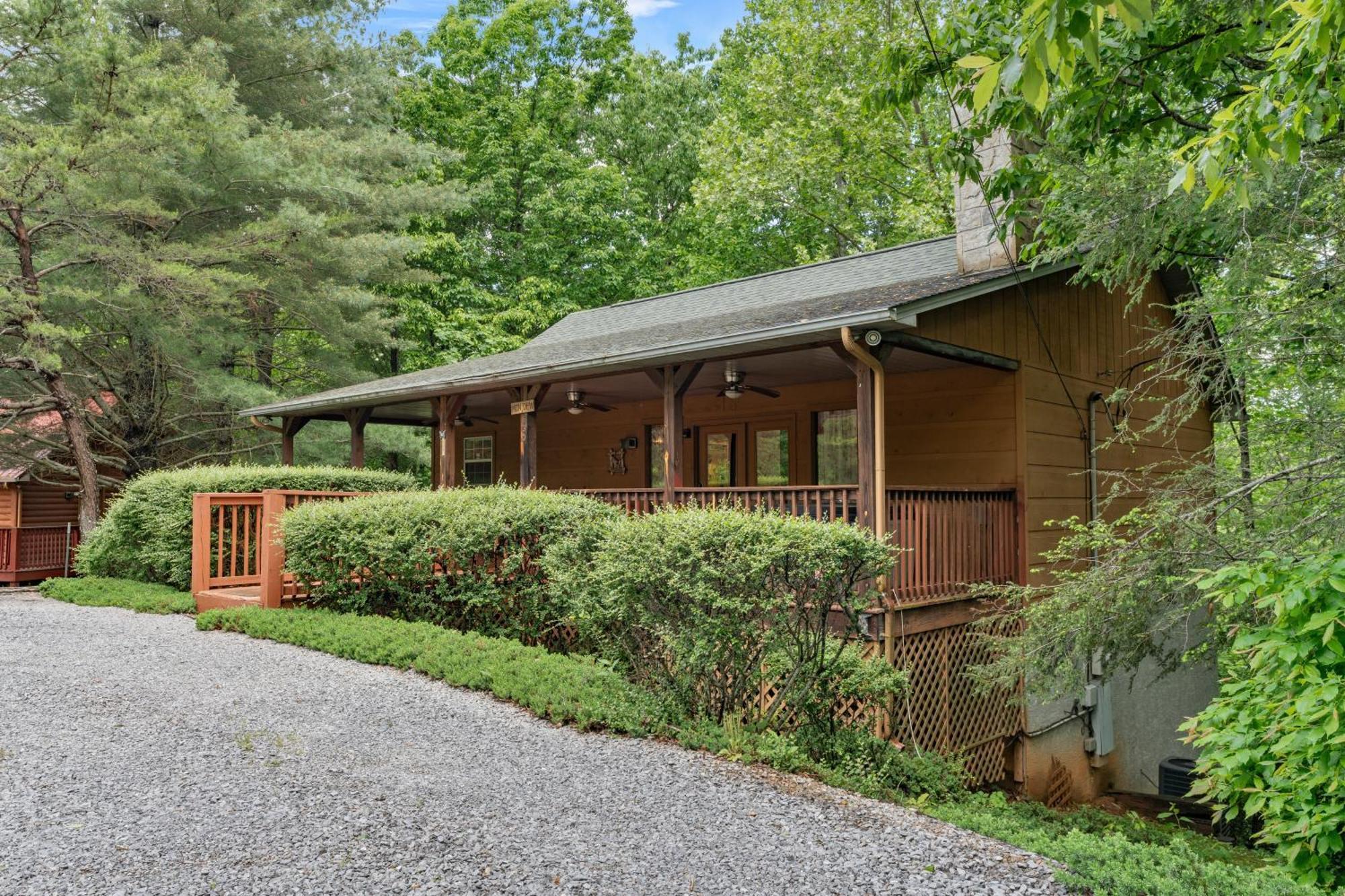 Mountain Dew - 2 Bedrooms, 2 Baths, Sleeps 4 Cabin Гатлінбург Екстер'єр фото